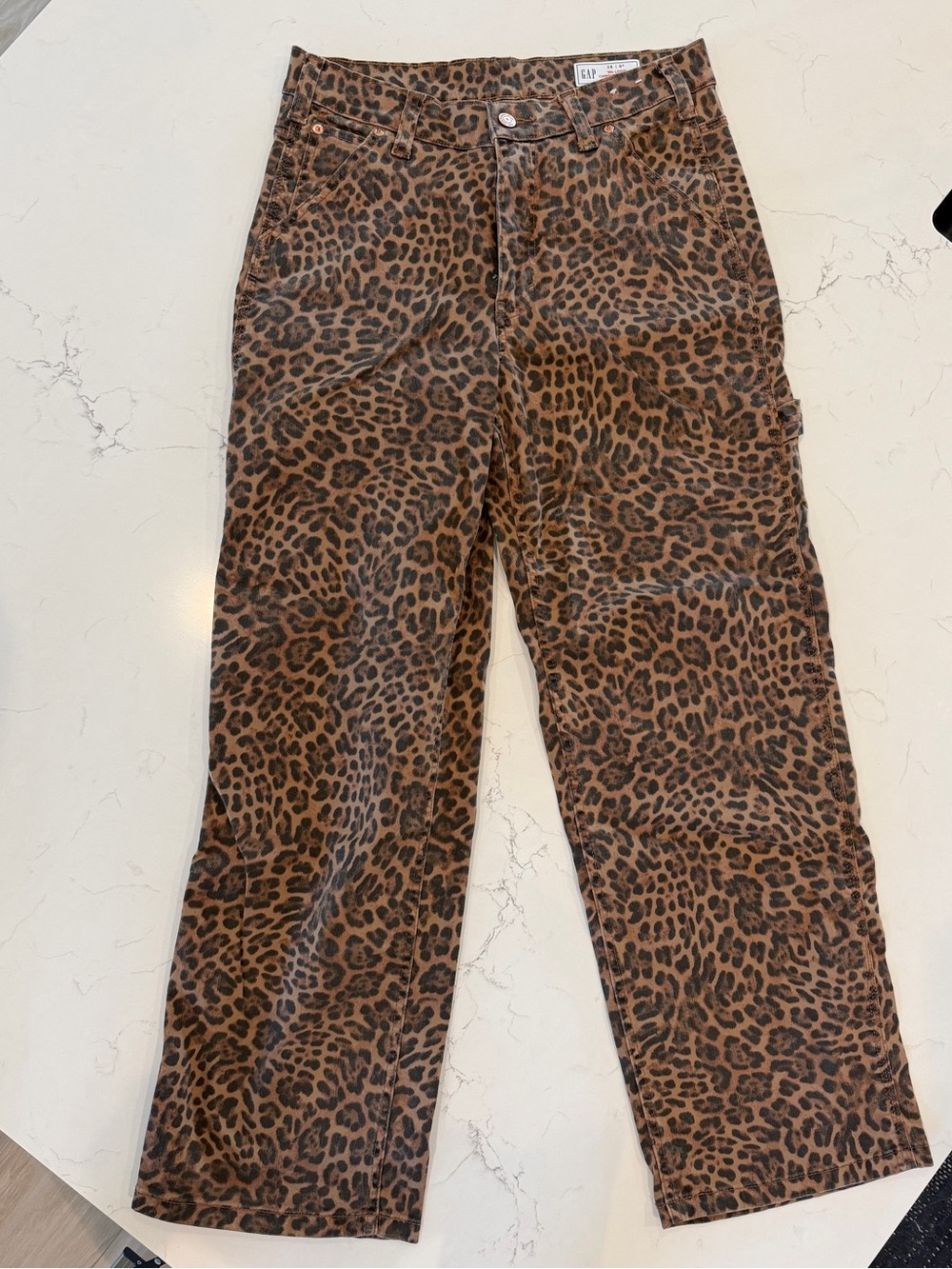 GAP “90 Loose Leopard Print Carpenter Mid Rise Pant ( NEW NEVER BEEN WORN)